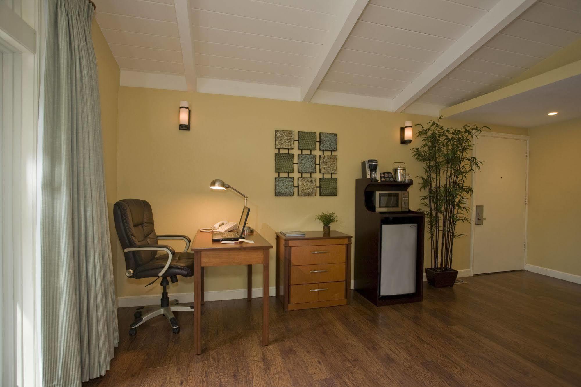 The 3* Menlo Park